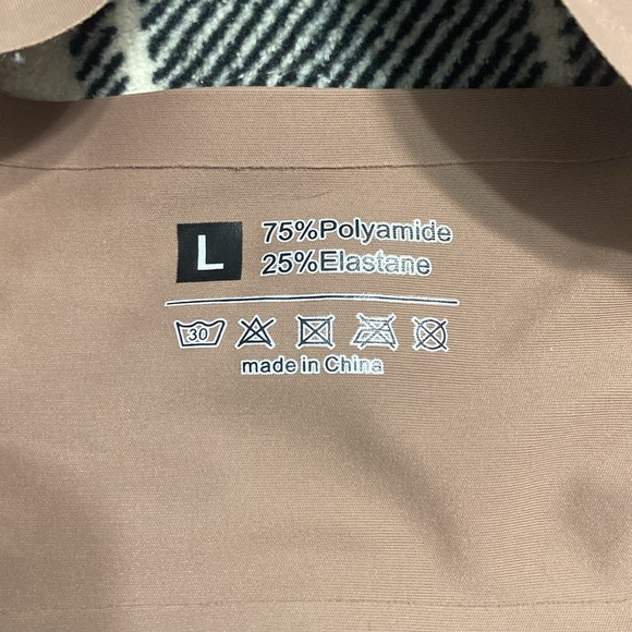 Tan and light brown bras never been worn - Picture 2 of 5